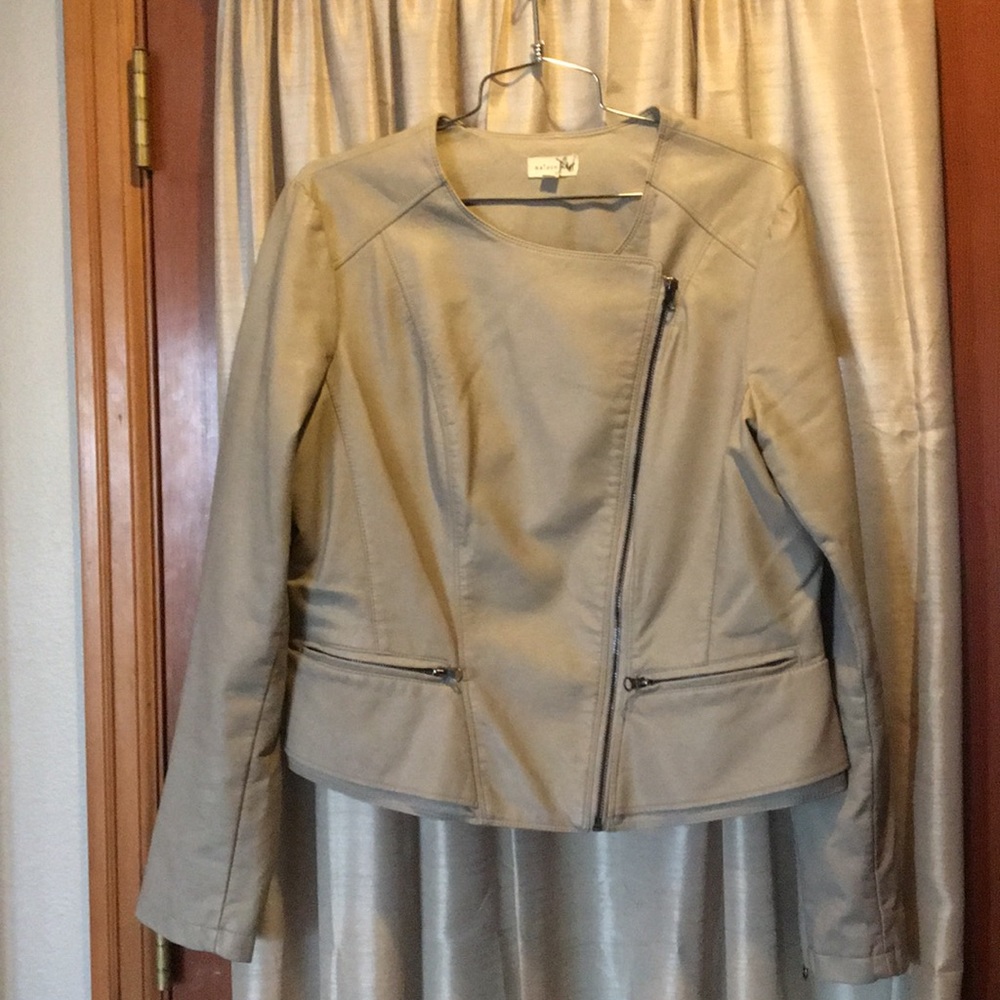 Adorable XL Mason Jules Leather Jacket.